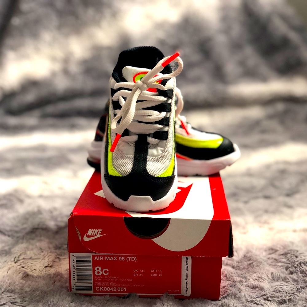 Nike (Toddler)